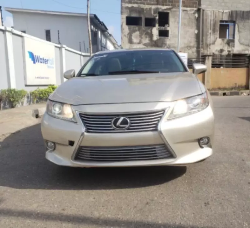 Lexus ES - 2013