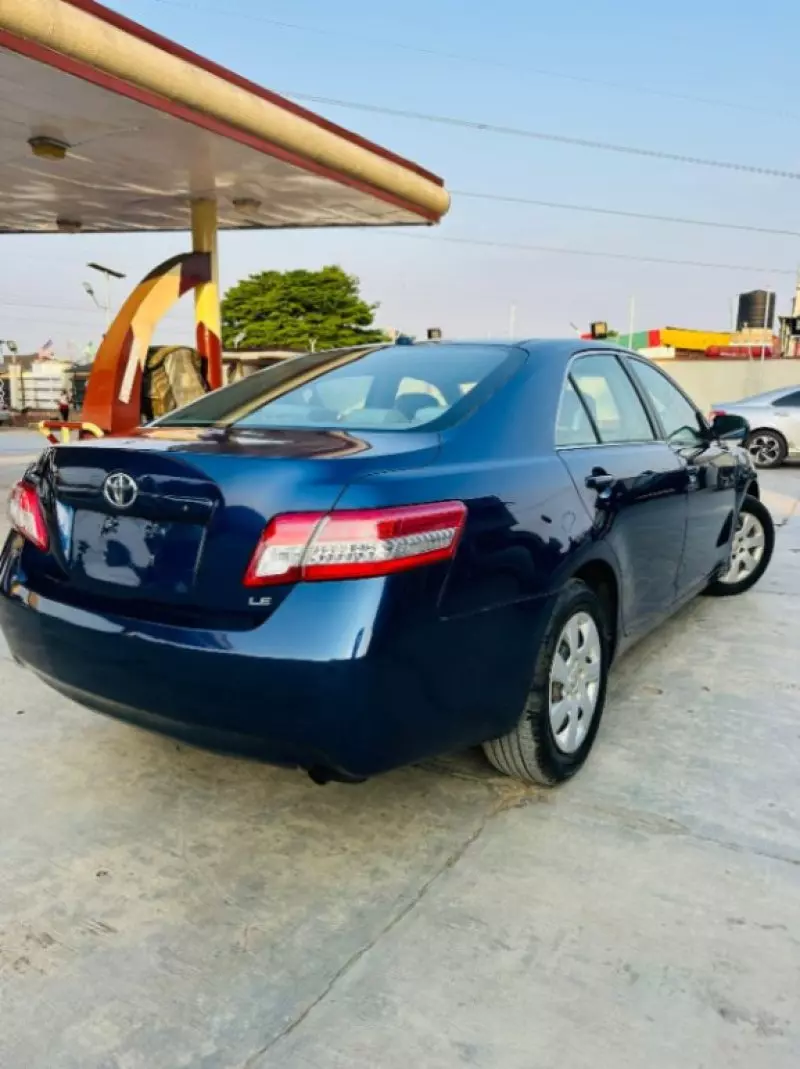TOYOTA Camry   - 2010