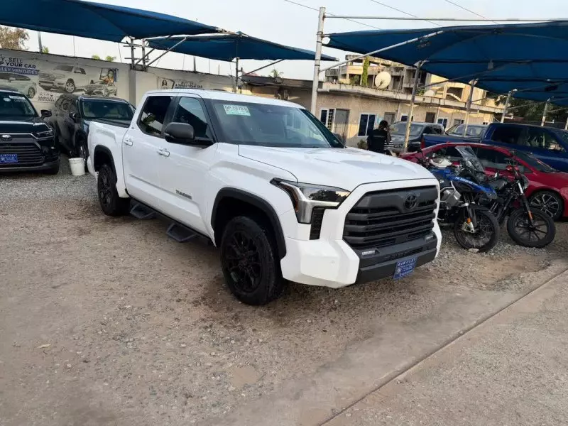 Toyota Tundra   - 2025