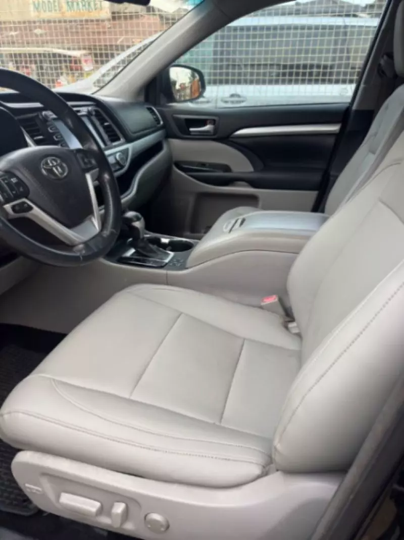 TOYOTA Highlander   - 2016