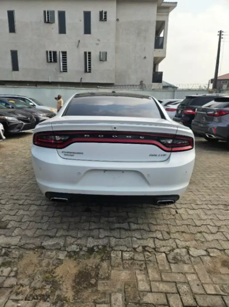 Dodge Charger   - 2017