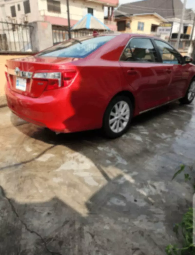 TOYOTA Camry   - 2012