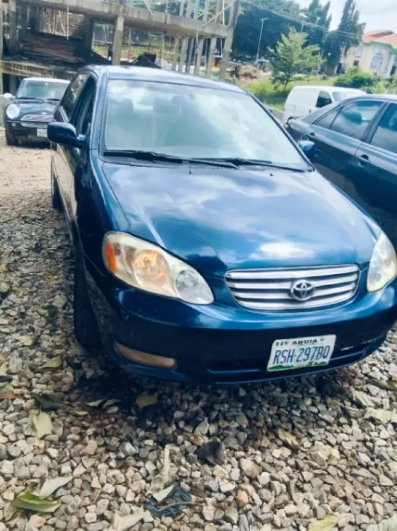 Toyota Corolla   - 2004
