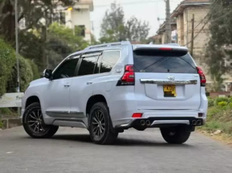 TOYOTA Landcruiser Prado   - 2015