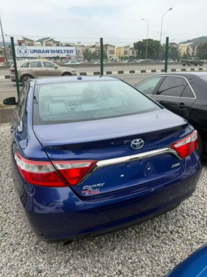 TOYOTA camry   - 2015