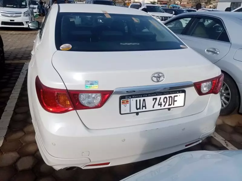 Toyota Mark X   - 2012