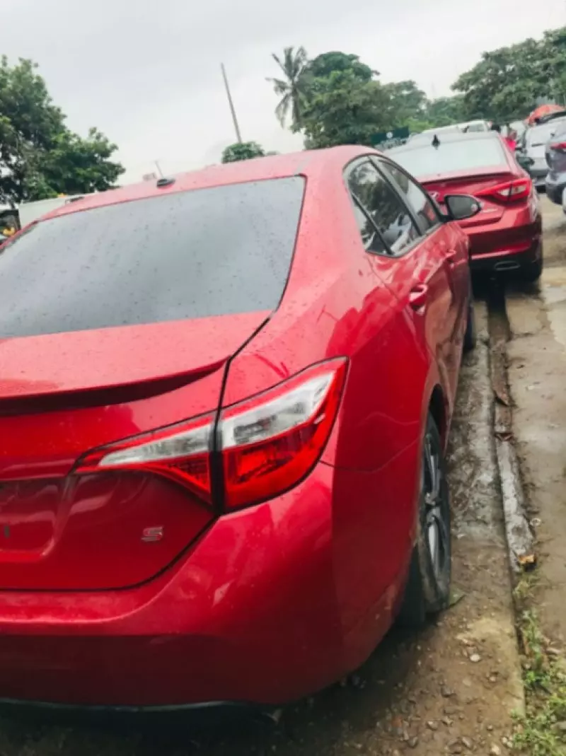 Toyota Corolla   - 2016