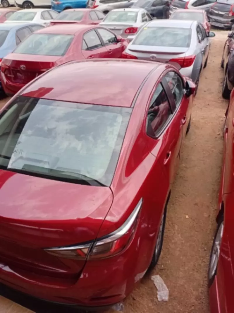 Toyota Yaris   - 2016