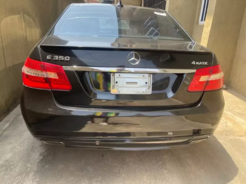 Mercedes-Benz E350   - 2012