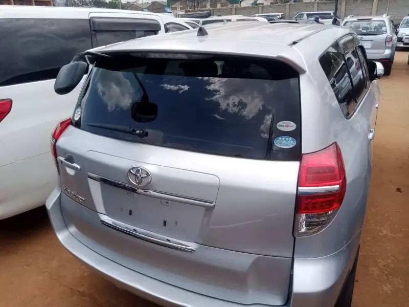 Toyota Vanguard    - 2012