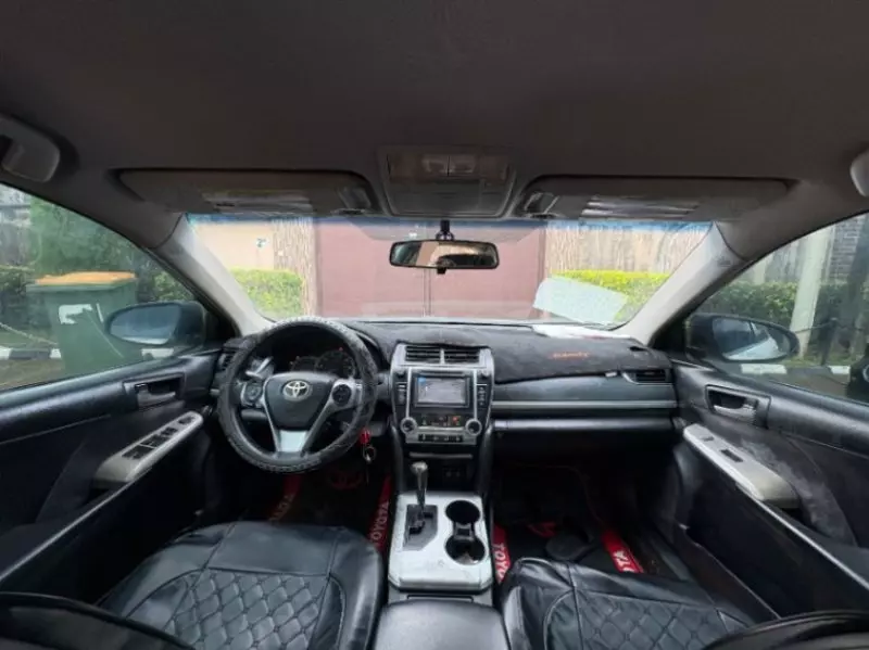 Toyota Camry   - 2014