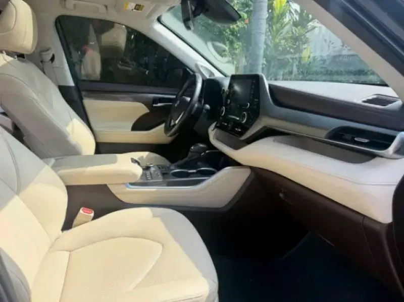 TOYOTA Highlander   - 2020