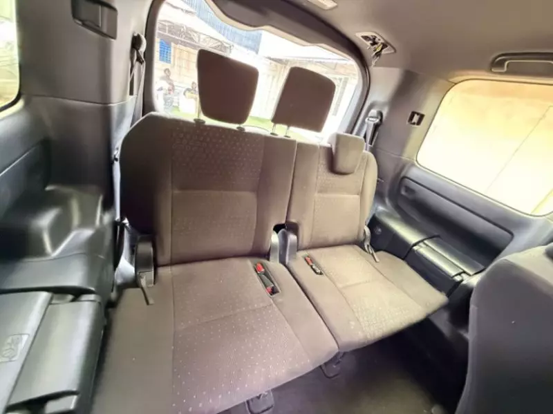 Toyota Voxy    - 2018