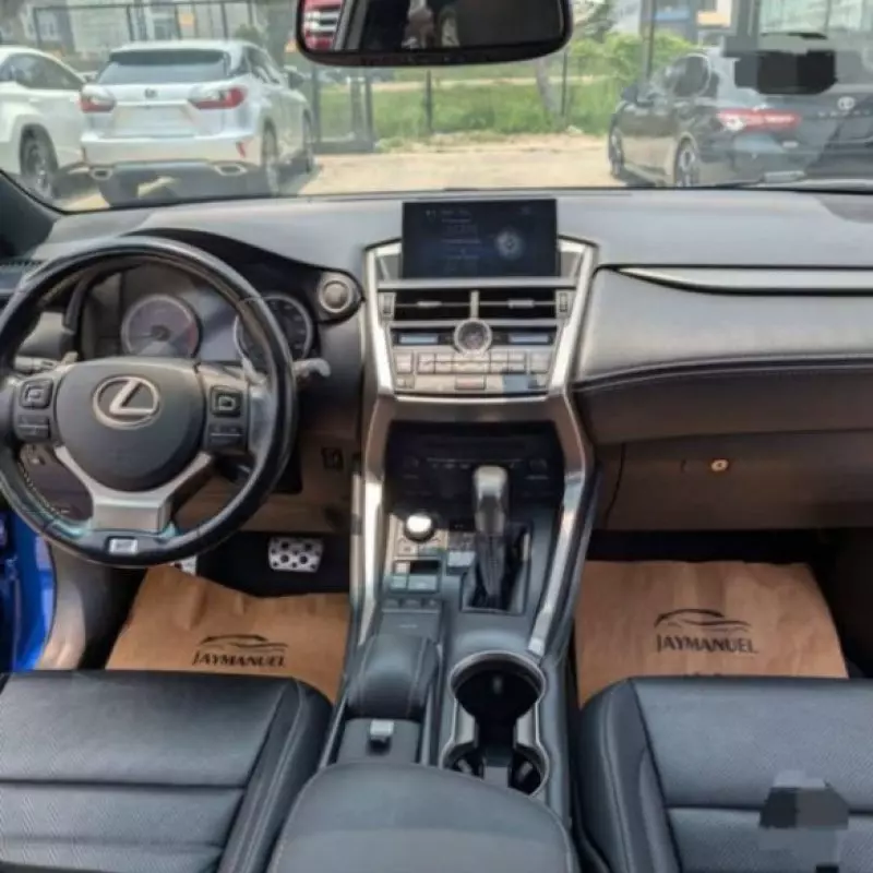 Lexus NX 200   - 2017