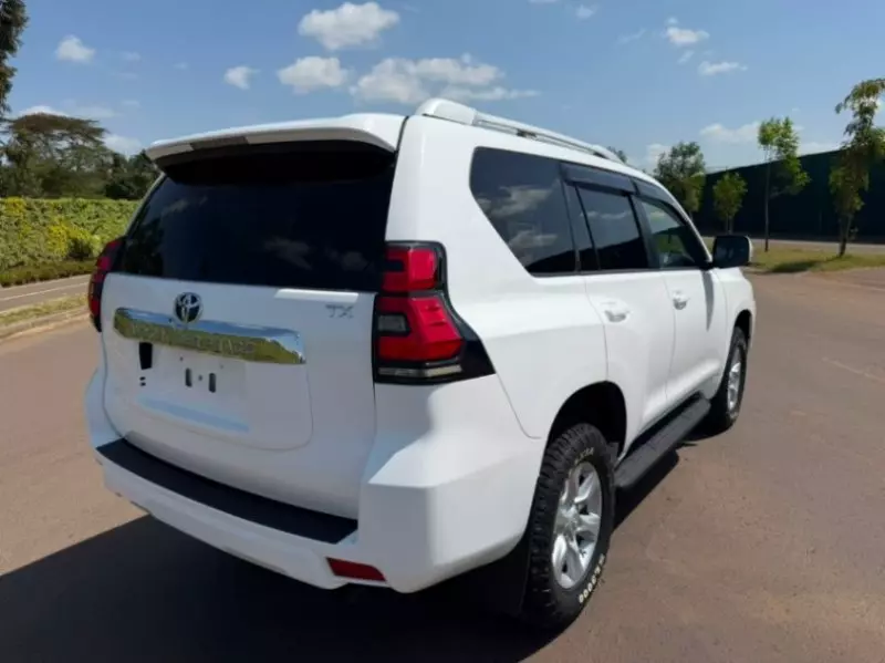 TOYOTA Land Cruiser Prado   - 2021