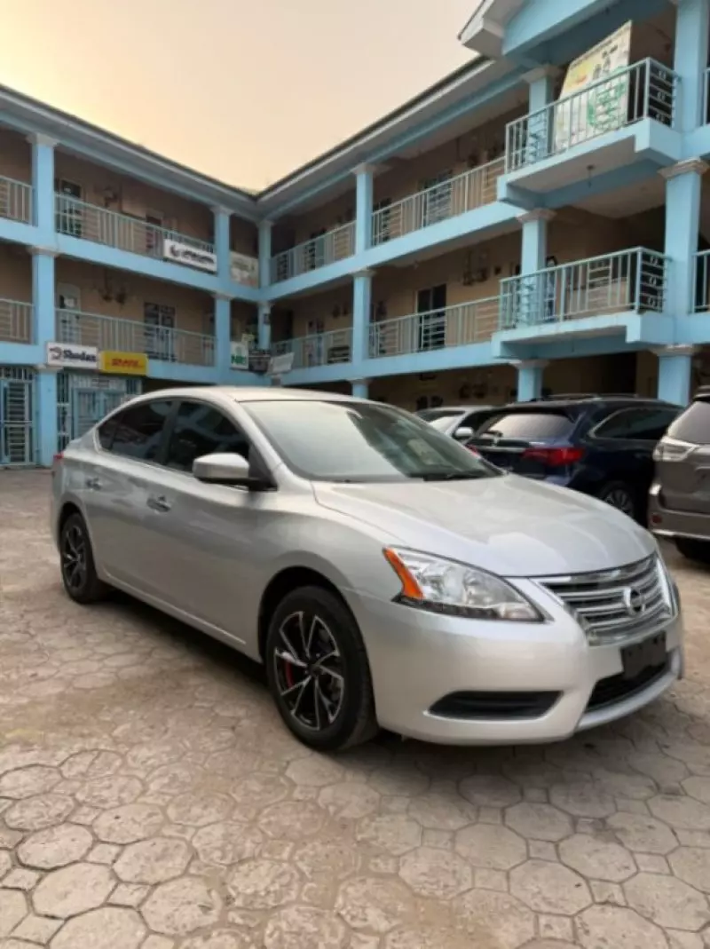 Nissan Sentra   - 2013