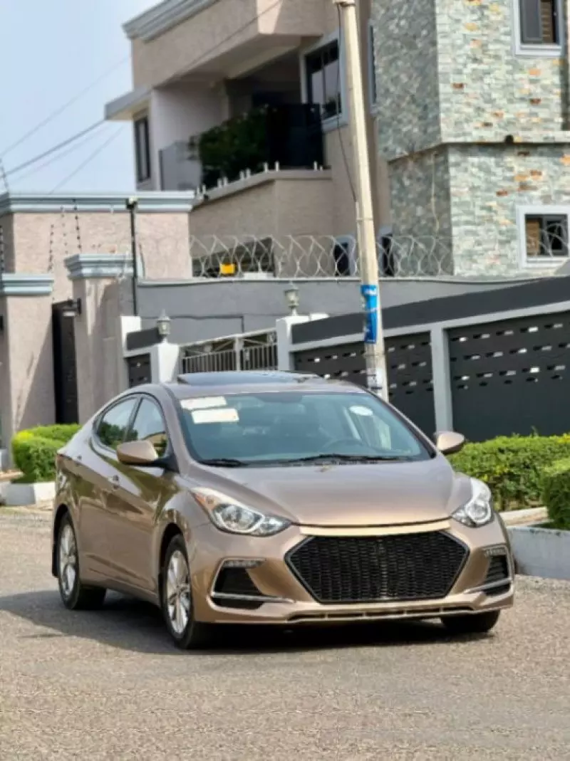 Hyundai Elantra   - 2015