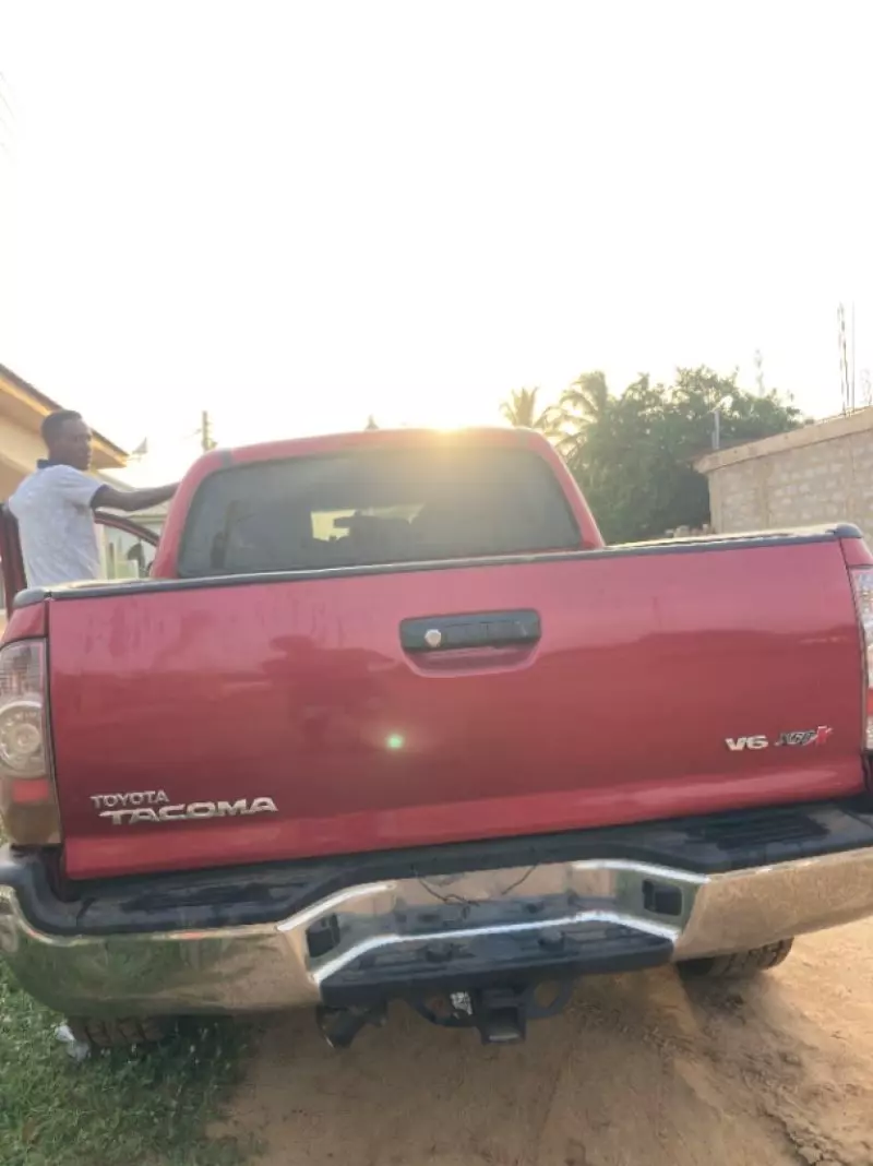 Toyota Tacoma   - 2015
