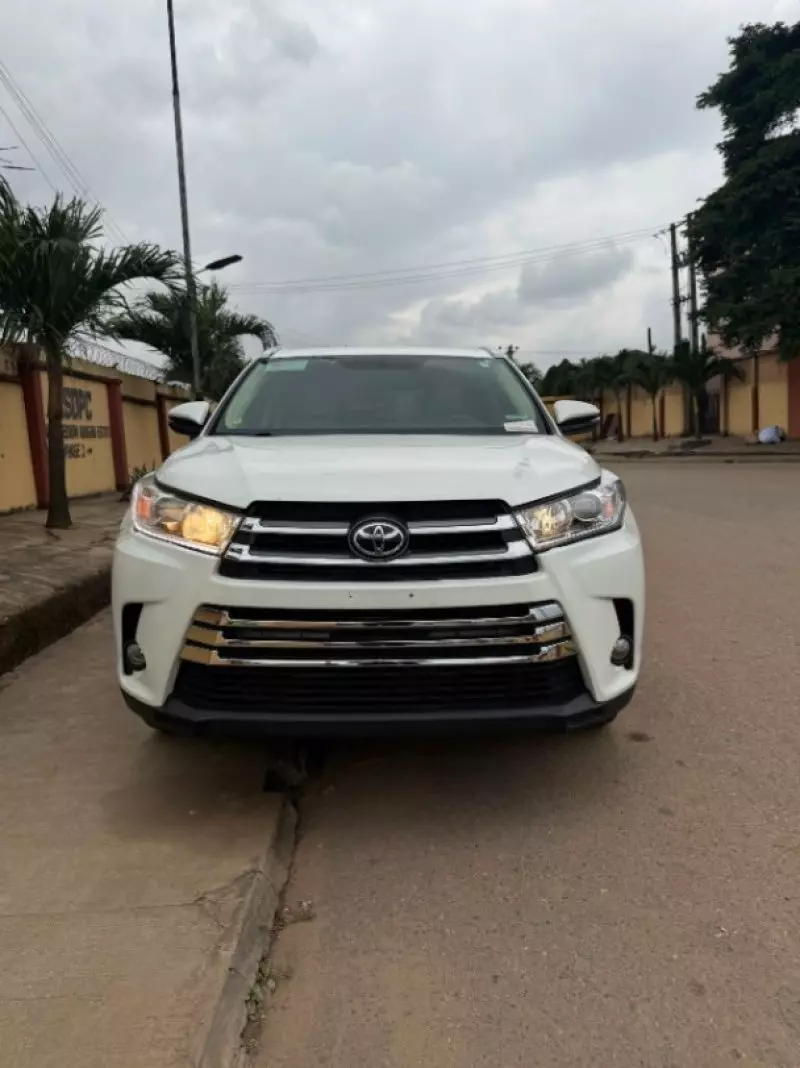 TOYOTA Highlander   - 2016