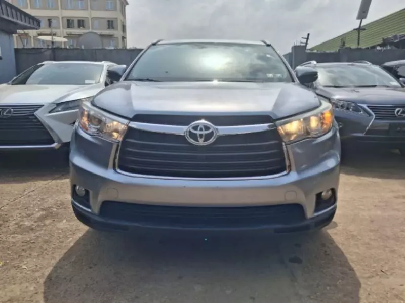 Toyota Highlander   - 2015