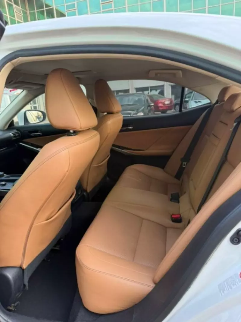 Lexus IS 250   - 2015