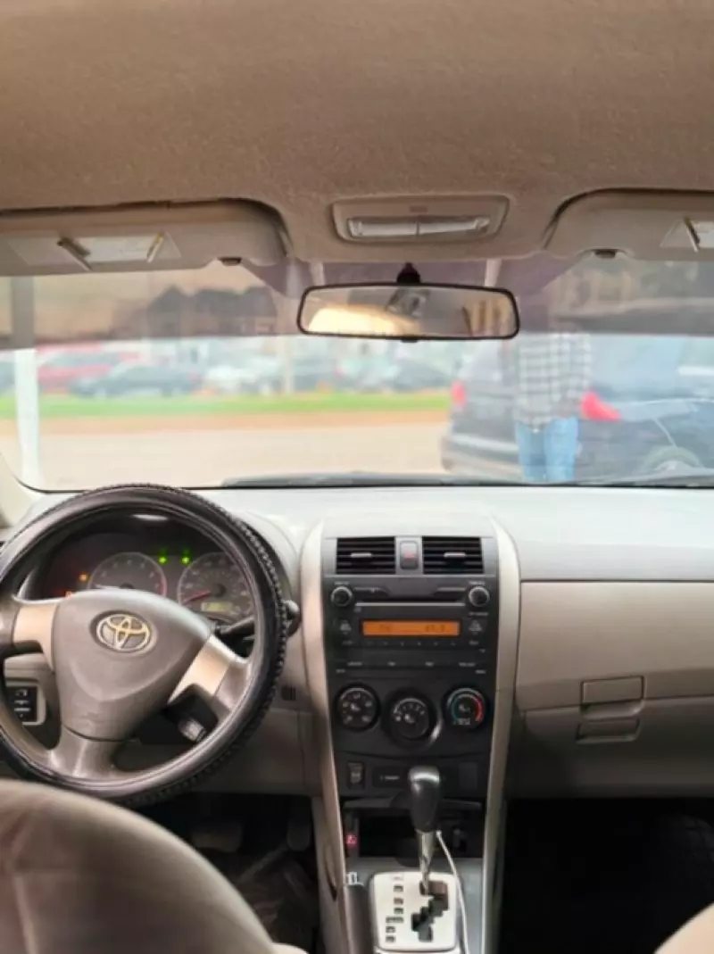 TOYOTA Corolla   - 2010