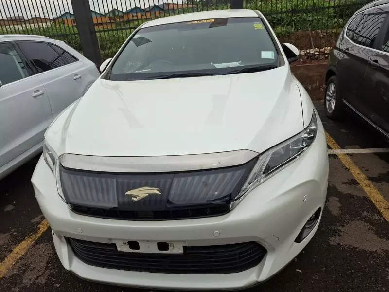 Toyota Harrier hybrid    - 2015