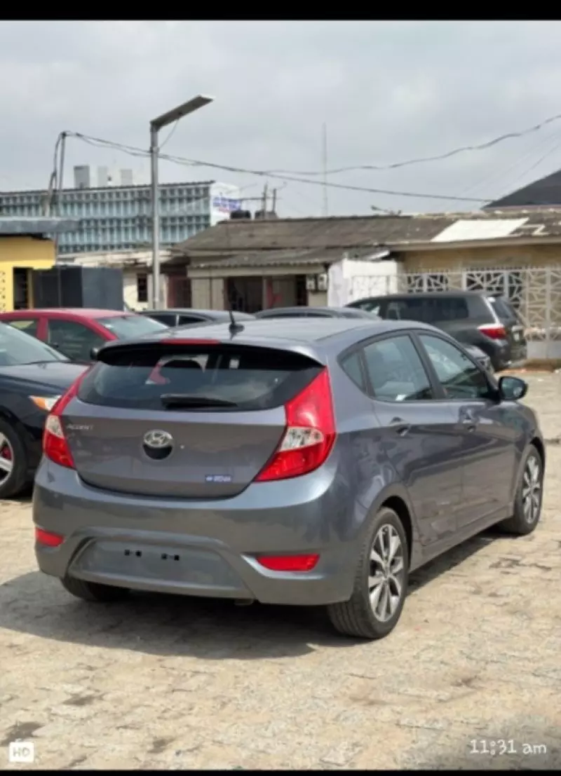 Hyundai Elantra   - 2016