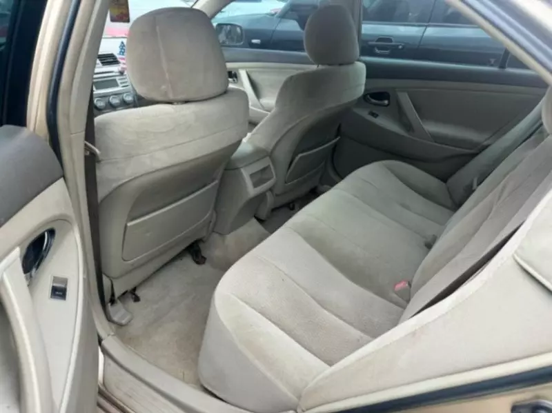 Toyota Camry   - 2010