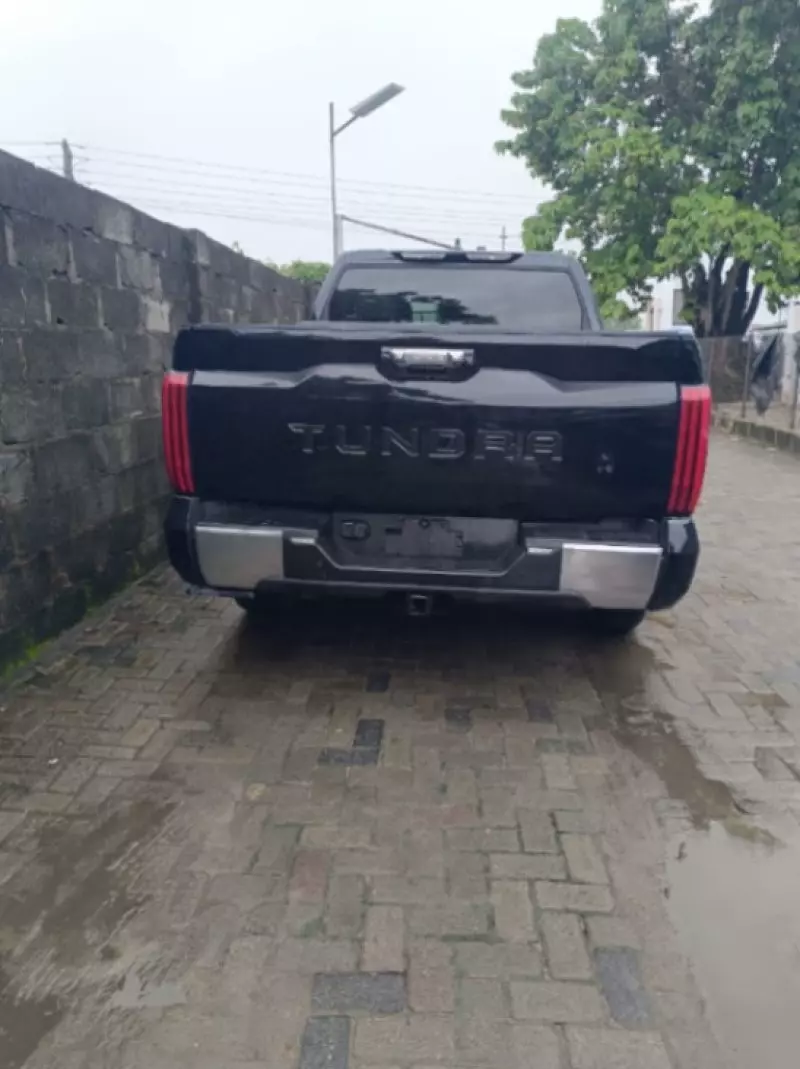 TOYOTA Tundra   - 2024