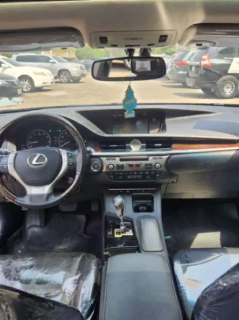 Lexus ES   - 2015