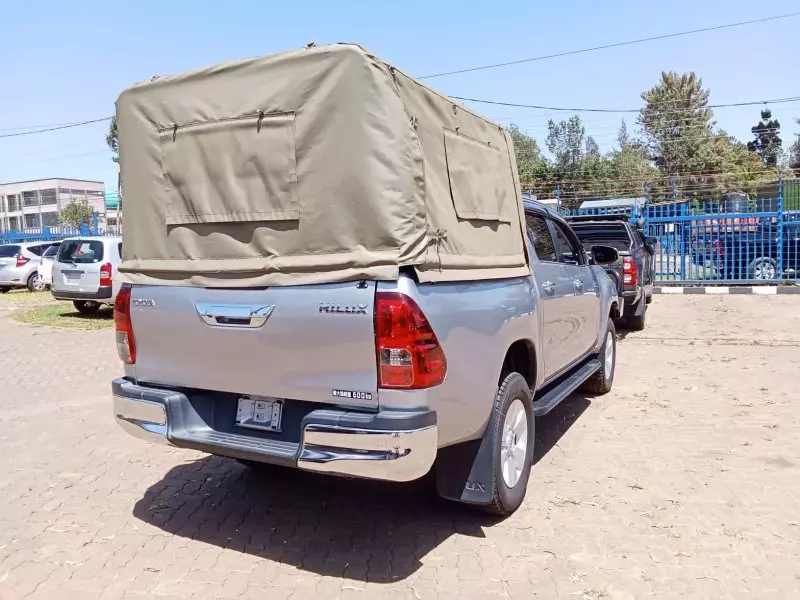 Toyota Hilux   - 2018