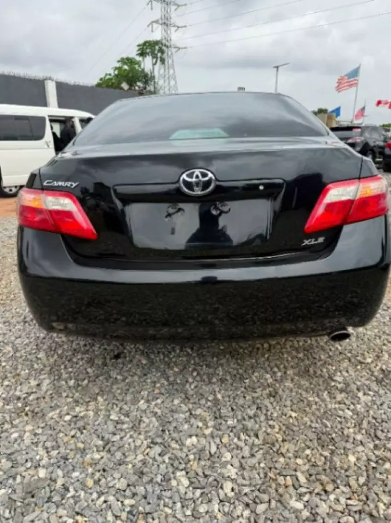 TOYOTA Camry - 2009