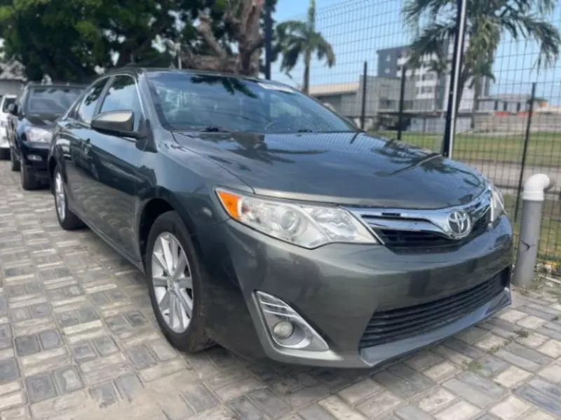 Toyota Camry   - 2012