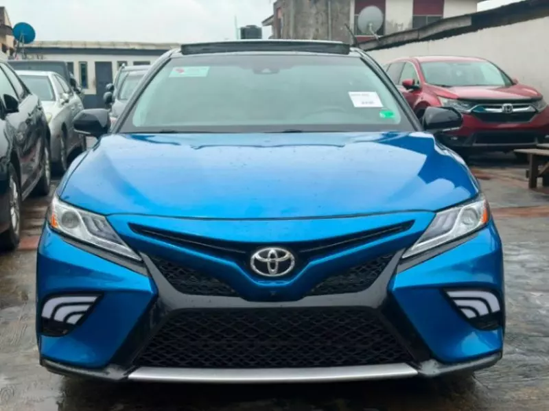 Toyota Camry   - 2018