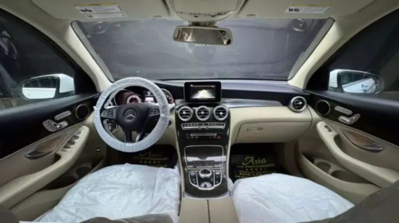 Mercedes-Benz GLC 300   - 2019