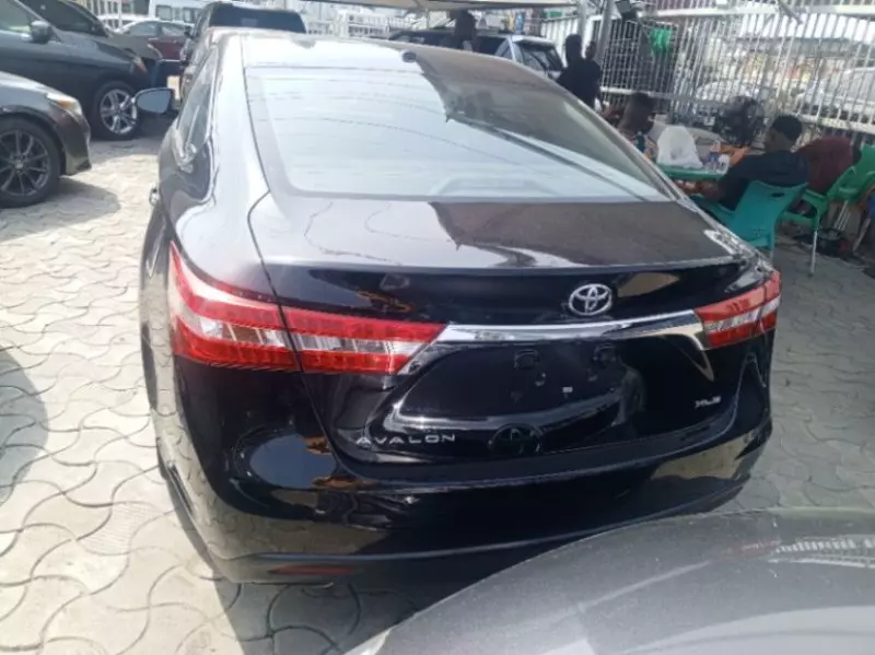 Toyota Avalon - 2014