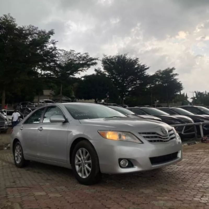 TOYOTA camry - 2011