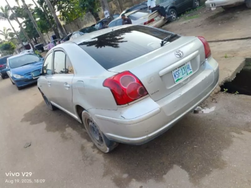 TOYOTA Avensis - 2008