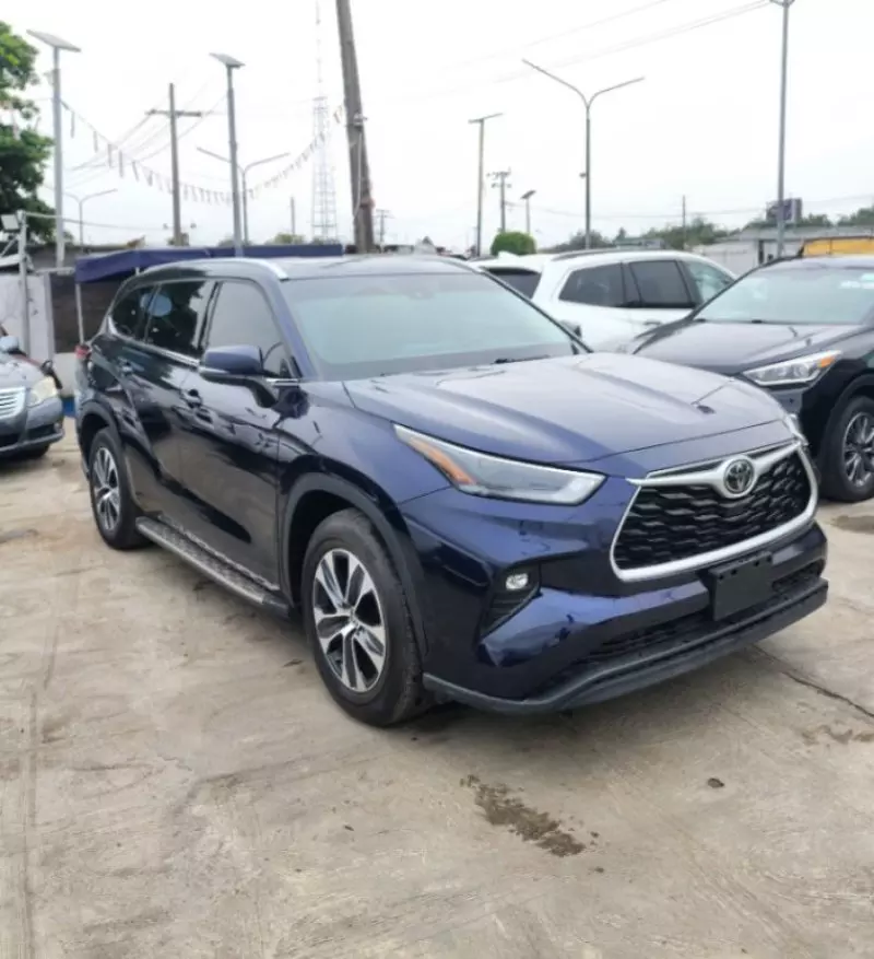 Toyota Highlander   - 2022