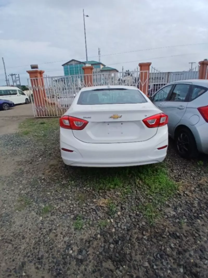 Chevrolet Cruze   - 2019