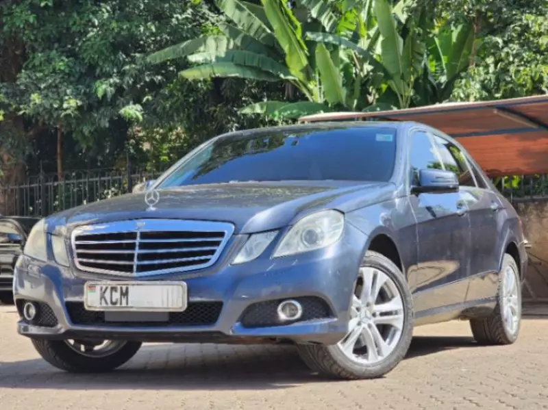 Mercedes-Benz E 200   - 2010