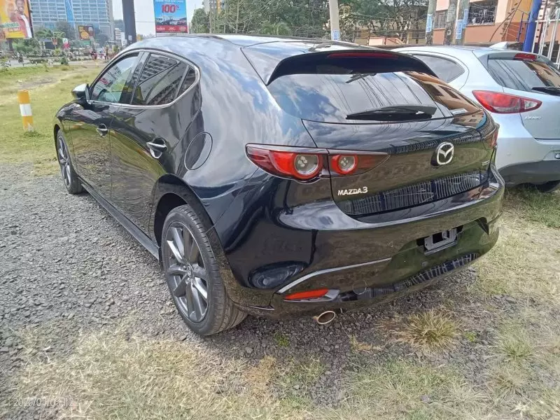 Mazda 3   - 2019