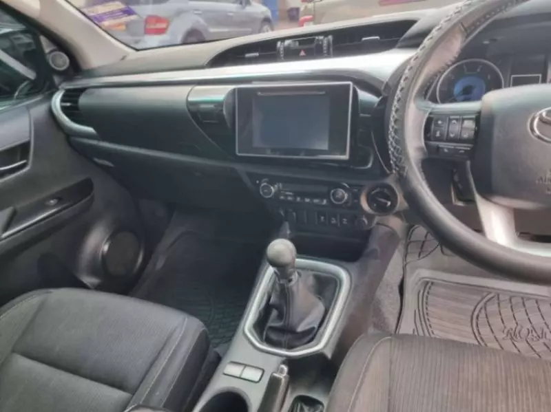 Toyota Hilux - 2016