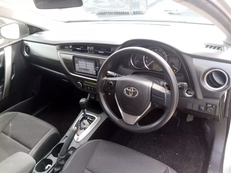 Toyota Auris   - 2012