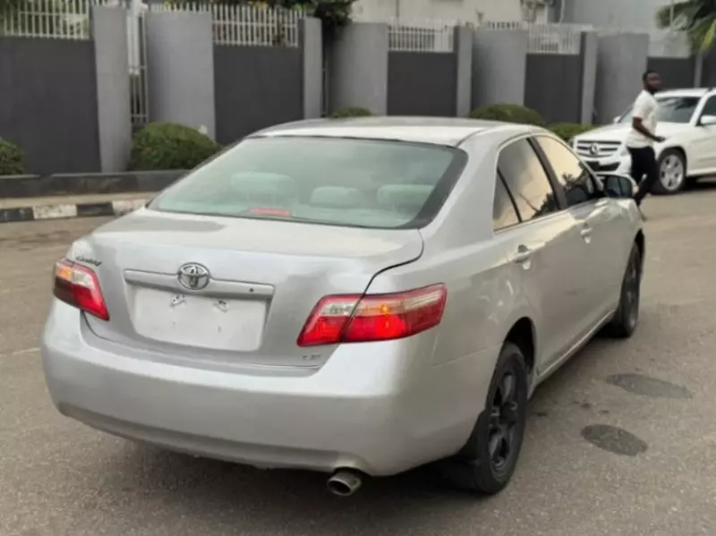 Toyota Camry   - 2008