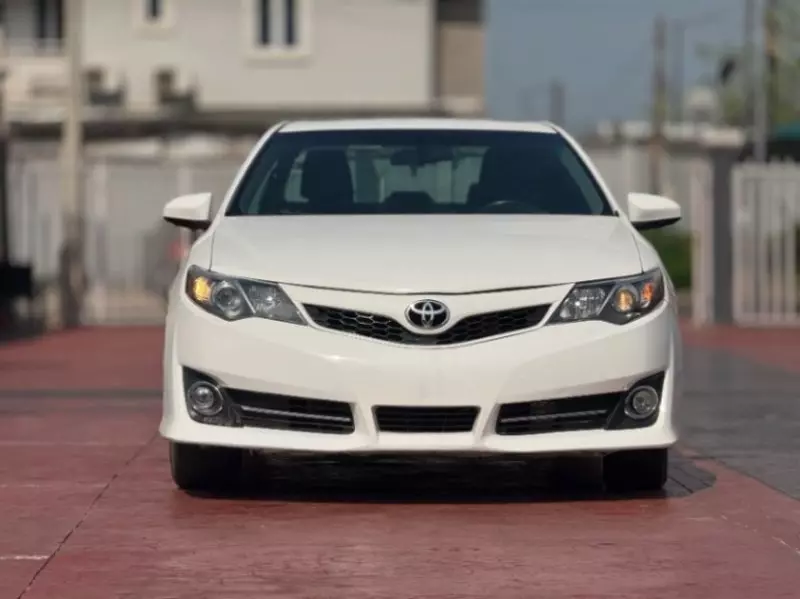 Toyota Camry   - 2013