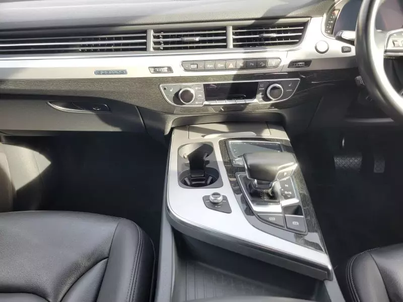 Audi Q7   - 2017