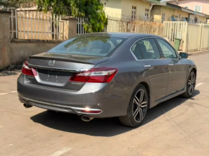 Honda Accord - 2017