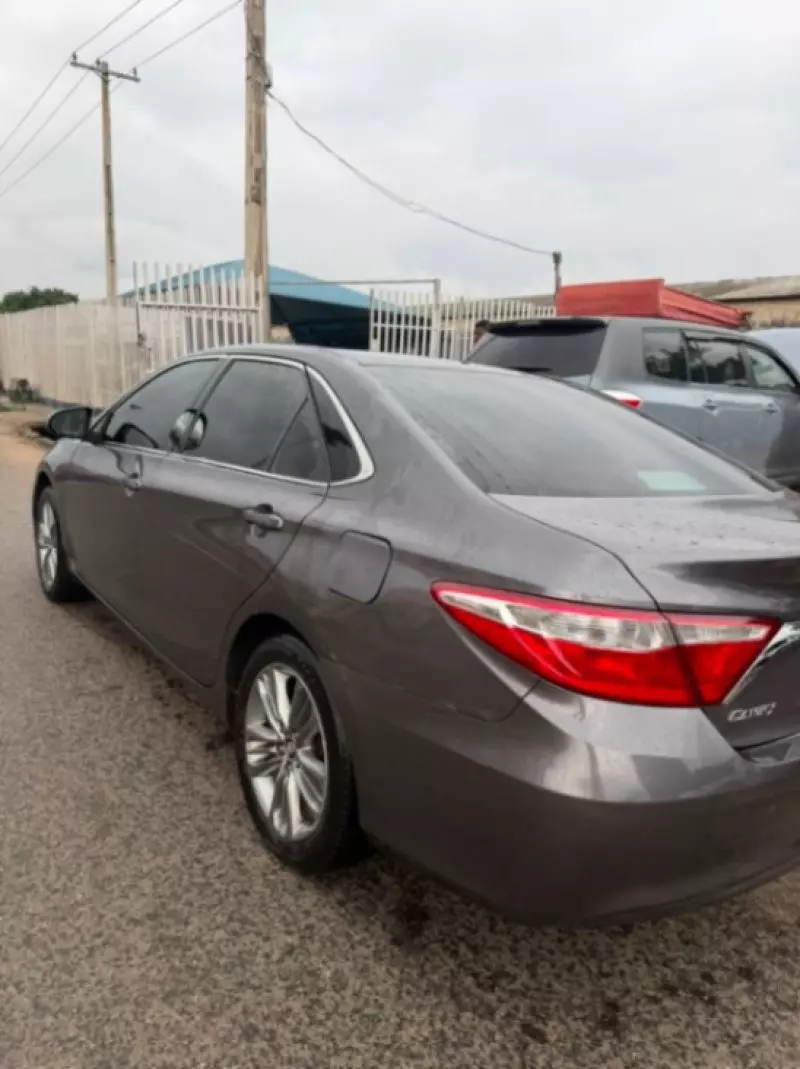 TOYOTA Camry - 2016